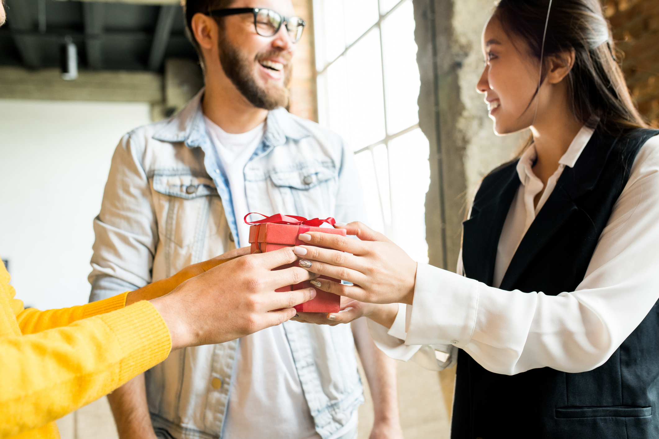 20 Office Holiday Gift Exchange Tips and Ideas